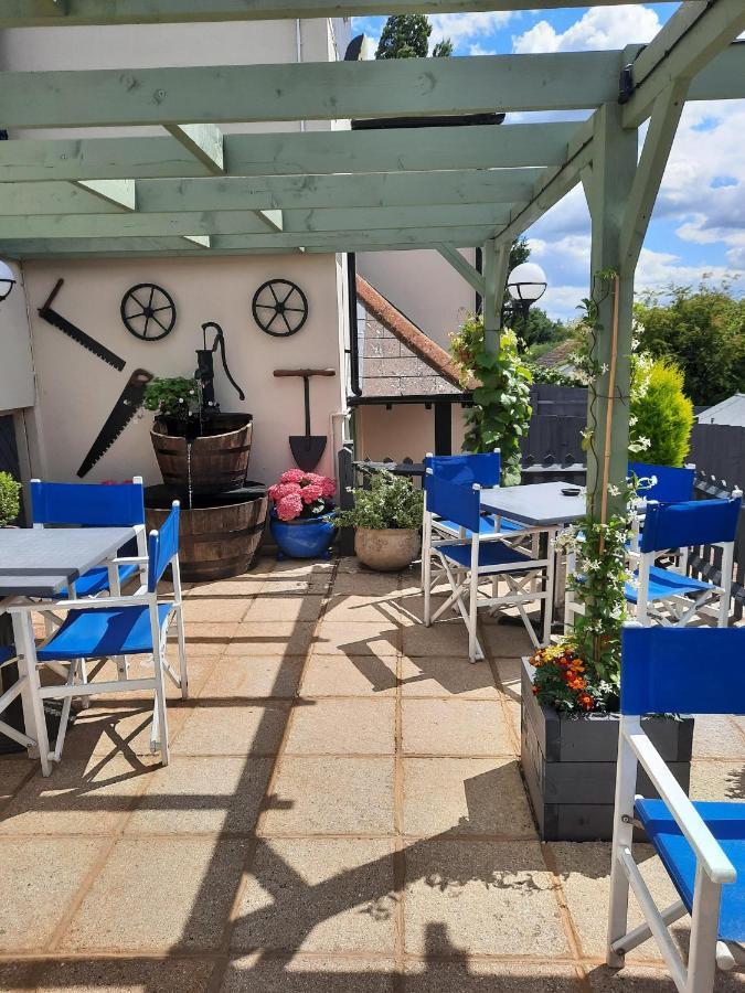 The Labouring Man Hotel Coldwaltham Exterior foto